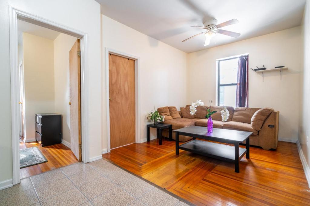 Eastern Parkway Guest House ニューヨーク エクステリア 写真